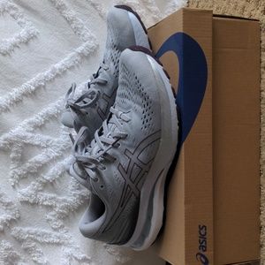 Asics |  Women's Gel Kayano 28 Size 10
